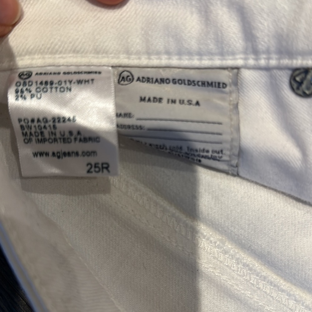 AG The Hailey ex-boyfriend white shorts. Size 25 - Picture 2 of 4